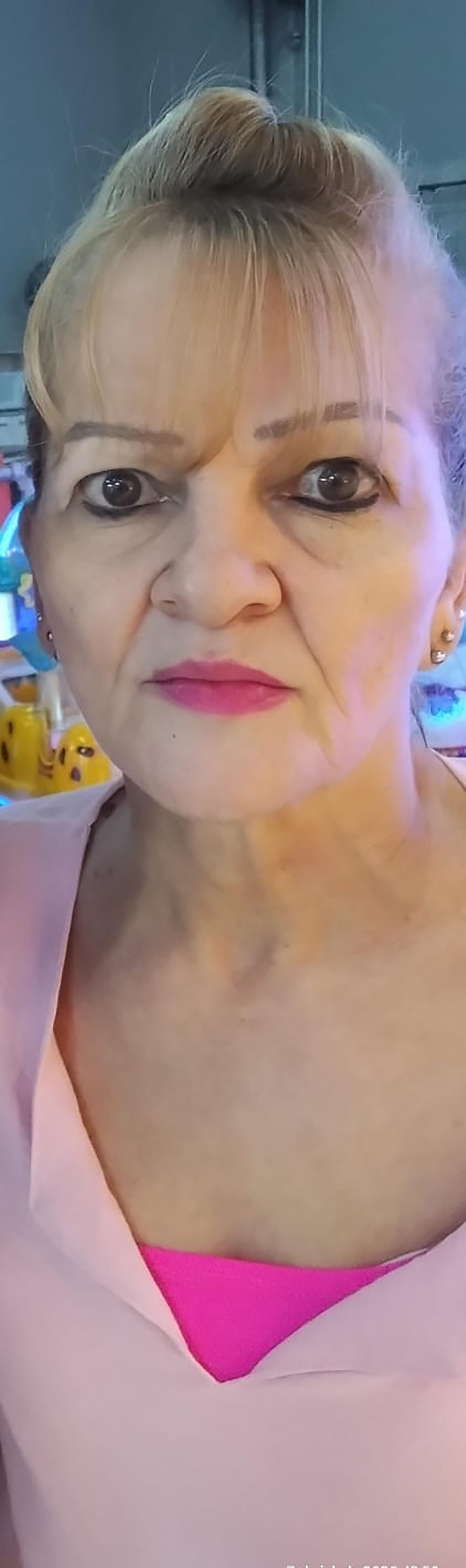 Faleceu dia 9 de julho, aos 59 anos, Sirlei Aparecida de Souza Oliveira (“Loira”). São seus filhos Rafael de Souza Sá, casado com Vanderléia de Sá e Jonaina Souza, casada com Luciana Escorçata, netos Davi Lucas de Sá, Ruan Northon de Souza, Pietro de Souza Escorçata e Ana Rafaela de Sá. Ela é filha de José Luiz Oliveira e Dalci Lopes de Souza (ambos falecidos) e são seus irmãos Sílvia Helena de Souza, José Luiz de Souza e Rosângela de Souza.