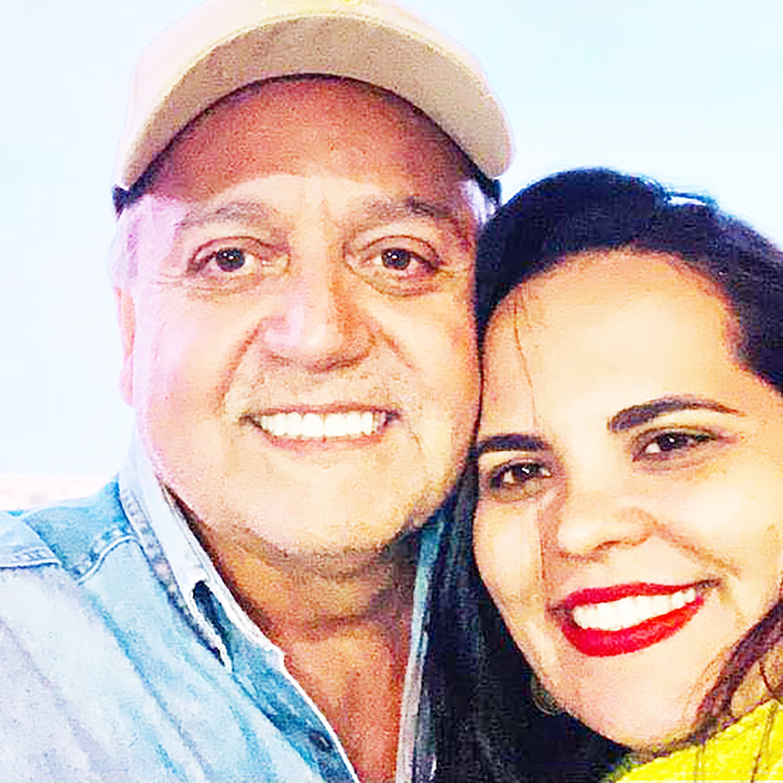 Dia 2 de junho, completam 22 anos de casados, Bodas de Louça, os empresários Mauro Henrique Ribeiro e Viviane Rocha. Eles recebem os parabéns dos filhos, dos amigos e familiares