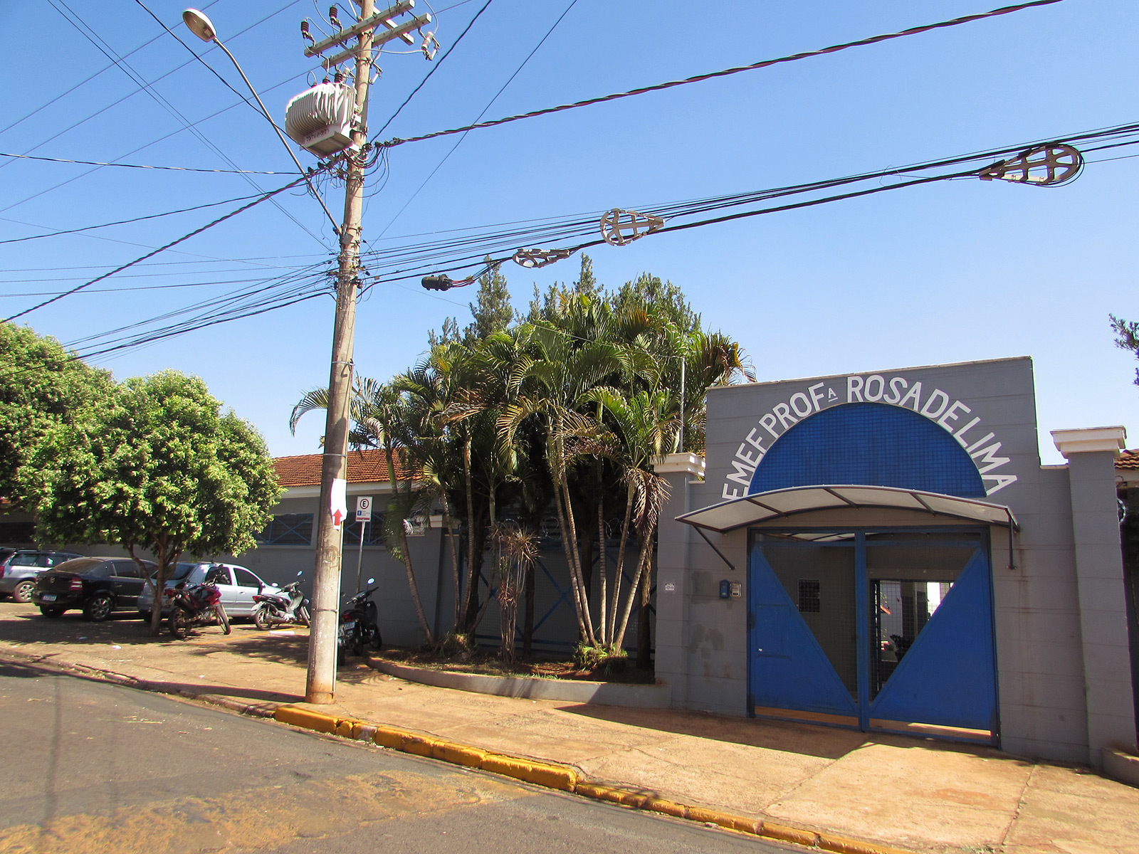 Seções: 26, 27, 28, 29, 30, 31, 32, 33, 34, 40 e 149
Seções com acessibilidade: 226, 27, 28, 29, 31, 32, 34, 40 e 149
Número de Seções: 11