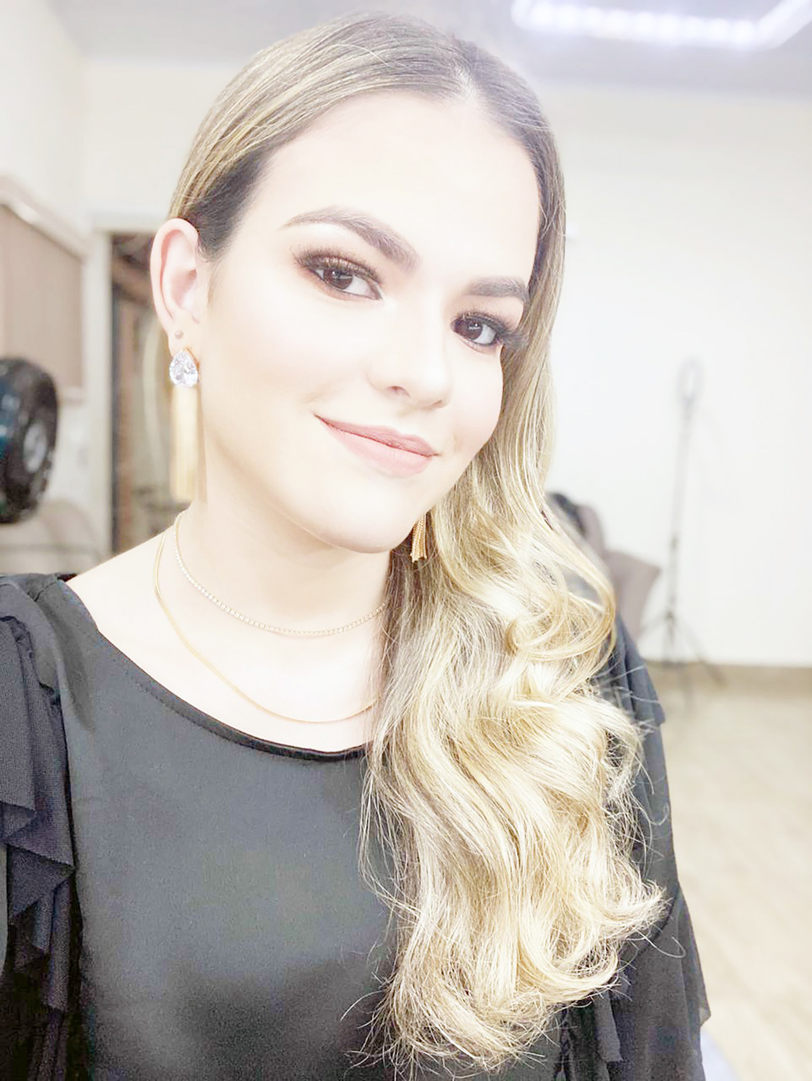 Dia 16 de outubro, comemora aniversário, Gabriela Marcondes Fontebassi. Ela recebe os parabéns dos pais Almir Fontebassi da Silva e Lídia Marcondes Fontebassi, do irmão Rafael, dos familiares e amigos