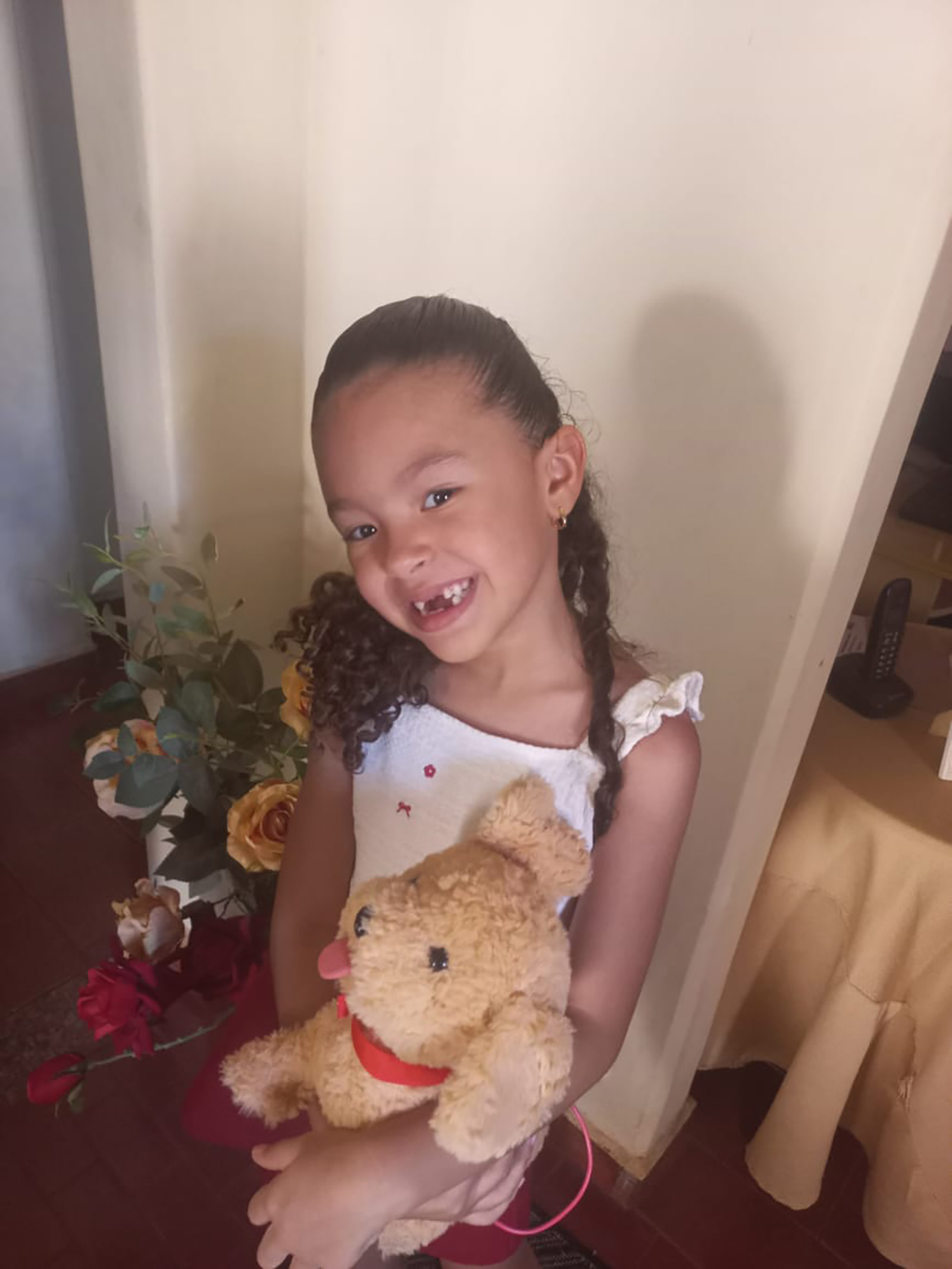 Dia 12 de outubro, comemora aniversário, Maria Luísa Oliveira da Silva, filha de Marciell França da Silva e Camila Cristina Oliveira. Ela recebe os parabéns dos pais, dos irmãos Luís Otávio Borges da Silva e Maria Eduarda, dos avós Eurides França e Edson Oliveira, dos tios, familiares e amigos