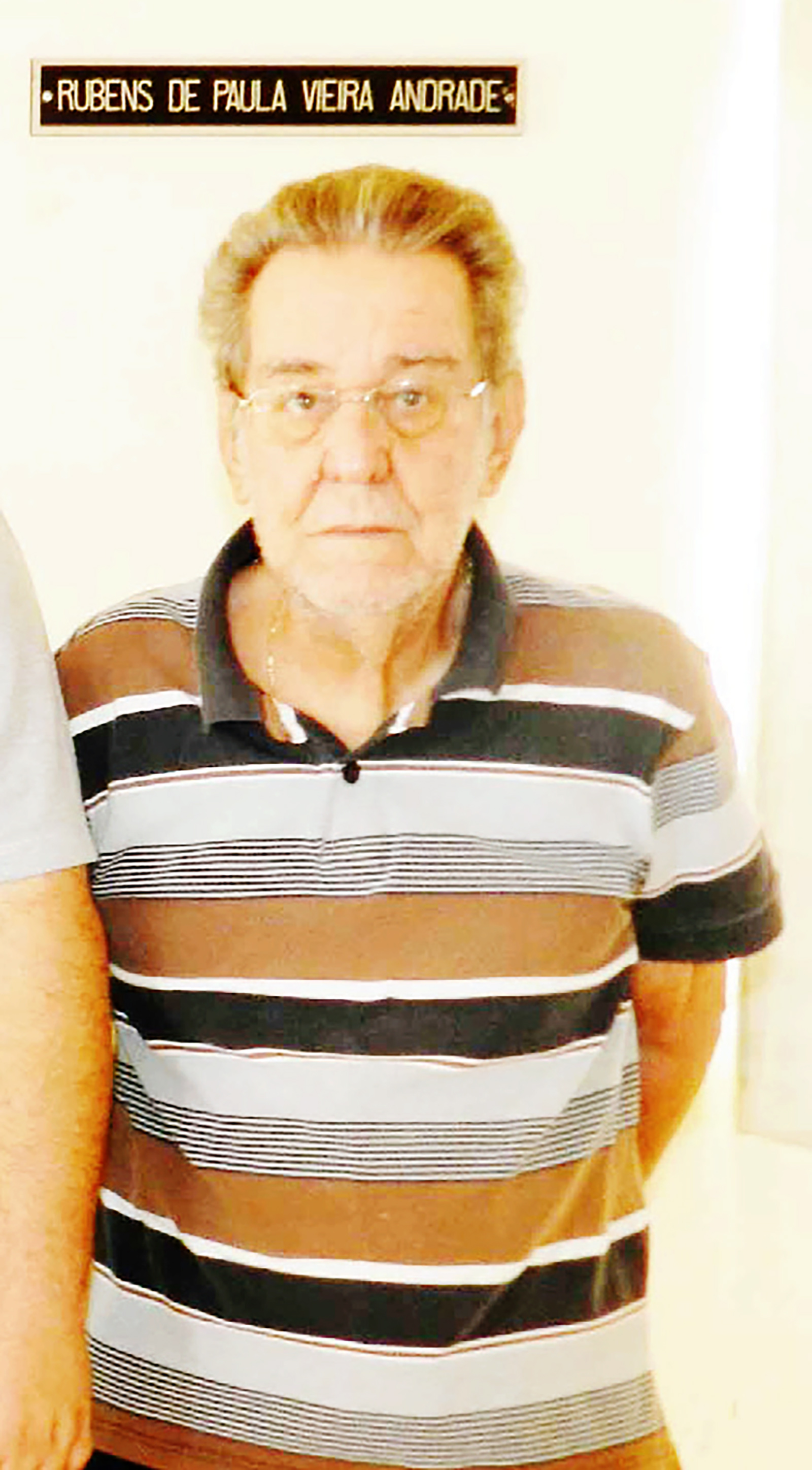 Dia 10 de outubro, comemora aniversário, o bancário aposentado Álvaro Antônio Pinto. Ele recebe os parabéns da esposa Maude Aparecida Betti Pinto, das filhas Adriana Cristina e Giovana Maura, do genro Eduardo Jardim Moisés, do neto Pedro Pinto Moisés, dos familiares e amigos