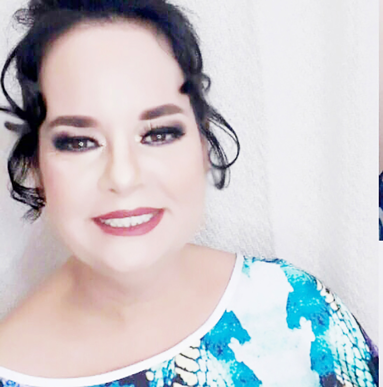 Dia 7 de setembro, comemora aniversário, a professora Érica Ribeiro Gomes. Ela recebe os parabéns da mãe Zilda Ribeiro Gomes, dos familiares e amigos