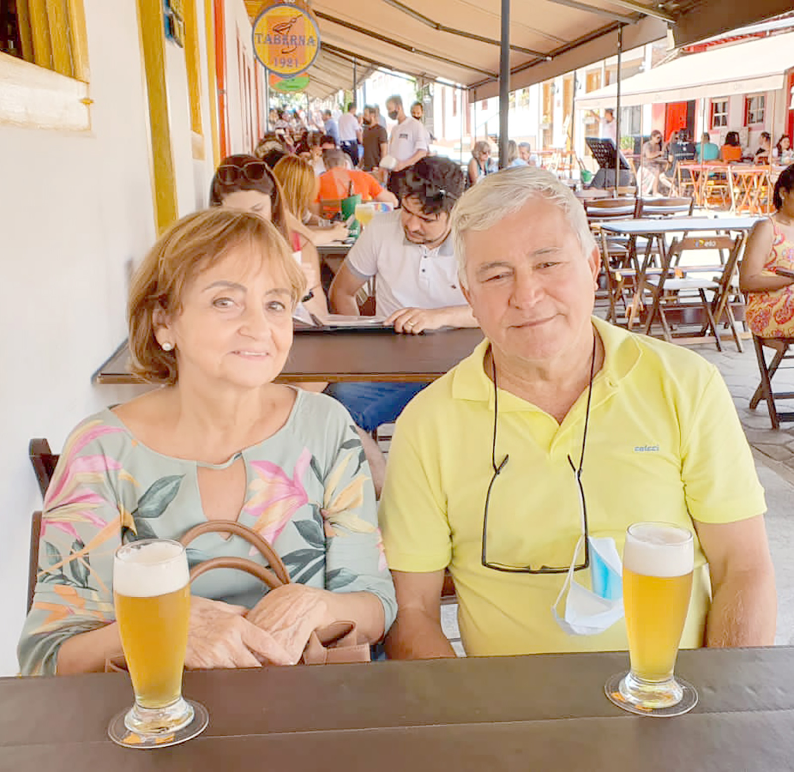 Dia 10 do de setembro, comemoram 49 anos de casados, Bodas Heliotrópio, Ildefonso de Paula Matos e Maria de Lourdes Ferreira de Matos (“Lourdinha”). Eles recebem os parabéns dos filhos Mariana Ferreira de Matos Pereira, casada com Anderson Tadeu Pereira e Renato Ferreira de Matos, dos netos Rafael Augusto e Gabriel Henrique, dos familiares e amigos