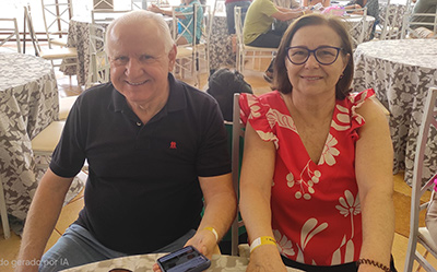 Dia 21 de maio, comemoram 49 anos de casados, Bodas de Heliotrópio, o empresário Sebastião Vicente Coelho e Elza Aparecida Antonelli Coelho (“Cida”). São seus filhos Cristiane Antonelli Coelho (in memoriam); Danylo Antonelli Coelho, casado com Edmayre Magna Cardoso Jardim e Katya Antonelli Coelho, casada com Alexandre Piassa da Silva. Eles recebem os parabéns dos filhos, dos netos Vinícius Antonelli Coelho Cintra, Felipe Antonelli Coelho Piassa e Laís Cardoso Antonelli Coelho, dos familiares e amigos