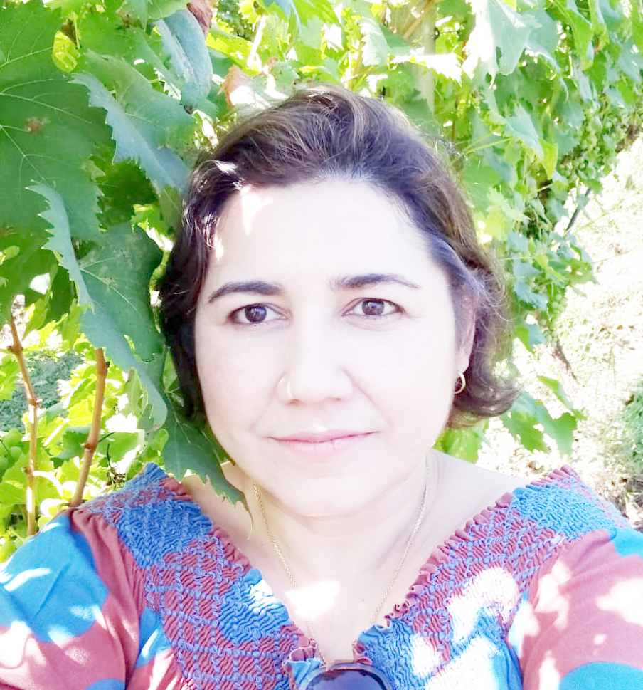 Dia 11 de junho, comemora aniversário, Bianca Friso de Carvalho da Rosa. Ela recebe os parabéns do esposo, Daniel dos Santos da Rosa, dos pais, Sebastião Rodrigues de Carvalho Neto e Ana Rosa Frizo de Carvalho Barbosa, das irmãs Andréa Frizo de Carvalho Barbosa, casada com Airton José Rodrigues Barbosa e Patrícia Frizo Carvalho de Oliveira, casada com Alessando de Oliveira, dos familiares e amigos