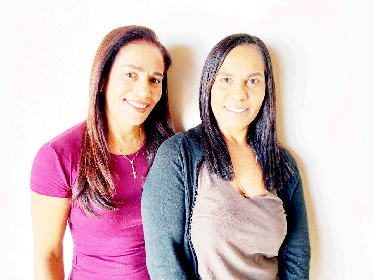 Dia 6 de junho, comemoram aniversário, as gêmeas Maria dos Anjos da Silva Paiva e Maria José da Silva Paula. Maria dos Anjos recebe os cumprimentos do marido, Carlos Paiva e das filhas Gabrielle e Ana Sara. Maria José recebe os parabéns do marido, João Evangelista de Paula e dos filhos Franciele, Letícia e Lucas, dos familiares e amigos