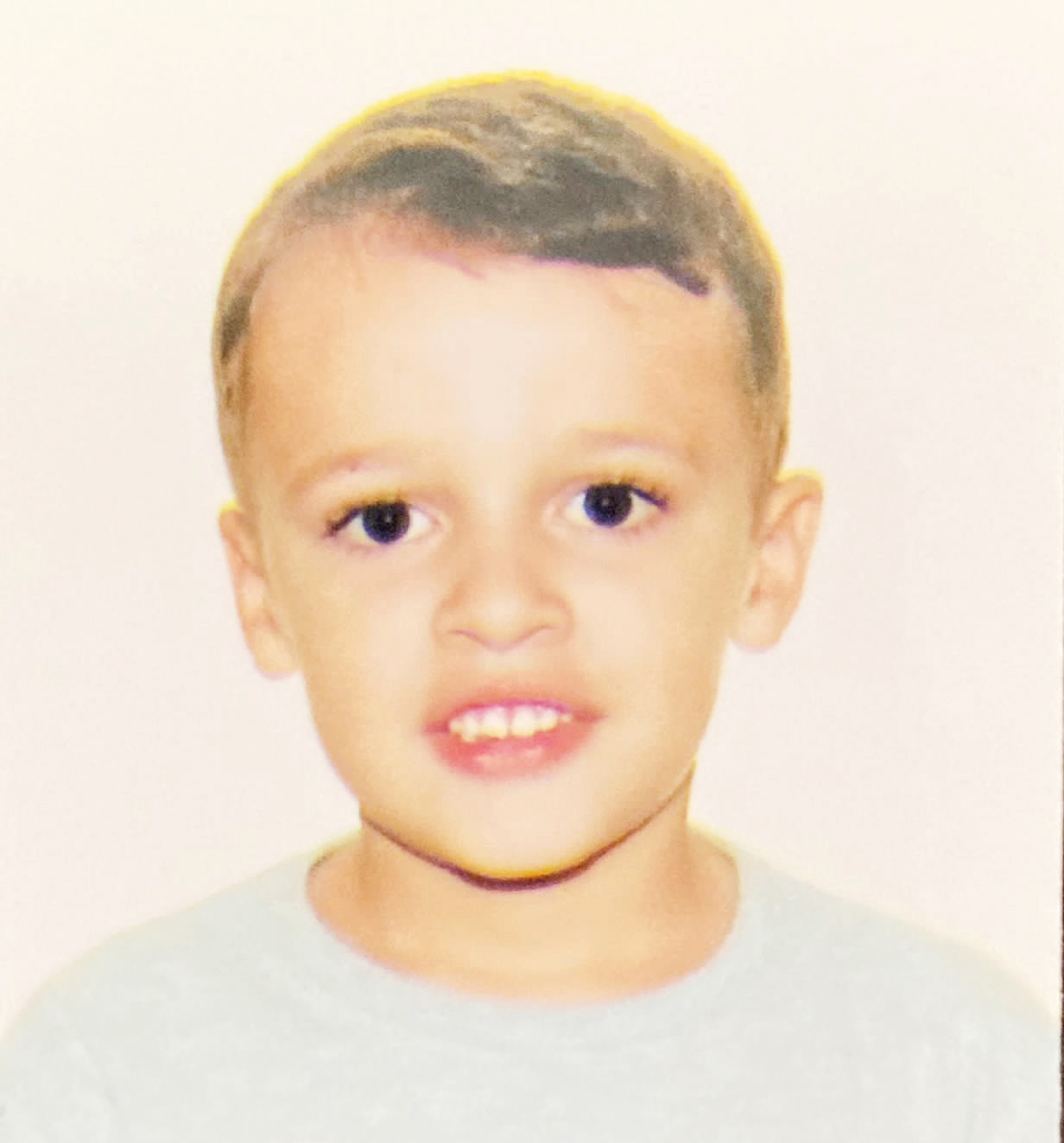 Dia 12 de junho, comemora aniversário, Miguel Valize Campagnoli, filho de Ana Paula Valize Campagnoli e Rafael Alexandre Rodrigues Campagnoli. Ele recebe os parabéns dos pais, da irmã, Marcela, dos avós, Rafael Antônio Campagnoli e Rita de Cássia Santos Rodrigues Campagnoli, e Salete Aparecida Leite Valize e do avô, Jonas Valize (in memoriam). Também é parabenizado pelos tios Lucas Eduardo Rodrigues Campagnoli, casado com Roberta Alves da Silva Campagnoli e André Valize, casado com Flávia Muraishi Valize, pela priminha Isis Muraishi Valize, familiares e amigos