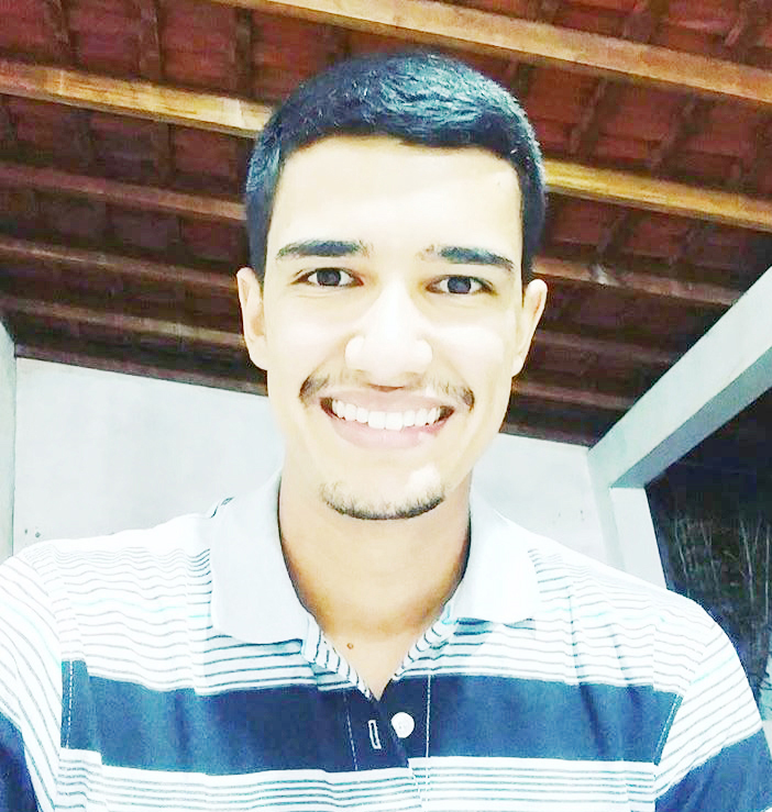 Dia 6 de junho, comemora aniversário, Murilo Moreira Vieira. Ele recebe os parabéns dos pais Celso Queiroz Vieira (“Charutão”) e Matilde Alves Moreira, da irmã Ana Carolina Moreira, dos familiares e amigos